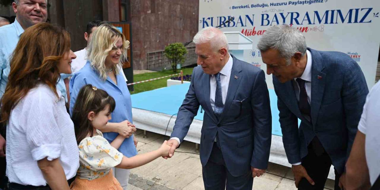 Başkan Bozbey, Büyükşehir Ailesiyle Bayramlaştı