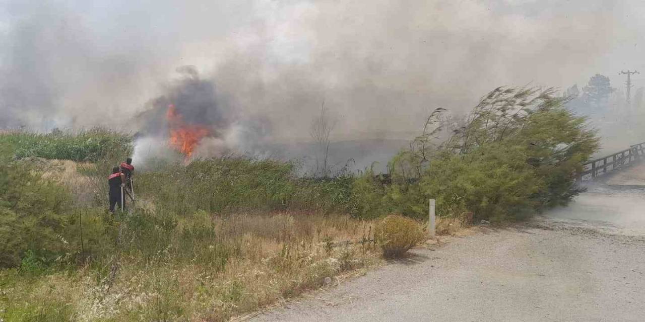 Burdur’da Gün İçinde Çıkan Yangınlarda 700 Dekar Alan Ve 1 Ev İle Odunluk Yandı