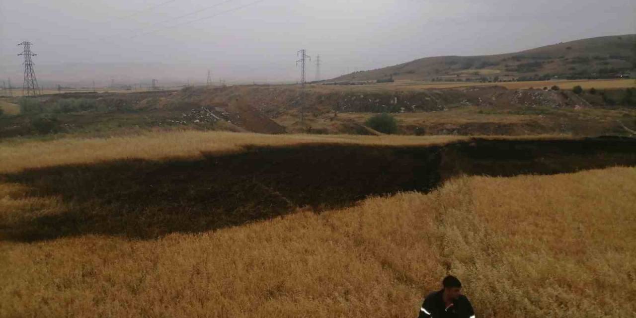 Amasya’da Ekili Araziye Yıldırım Düşmesi Sonucu Yangın Çıktı