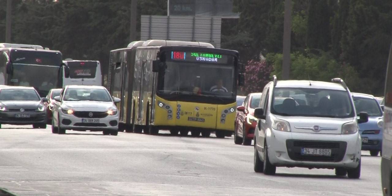 İstanbul’da Bayram Tatili Trafiği Devam Ediyor