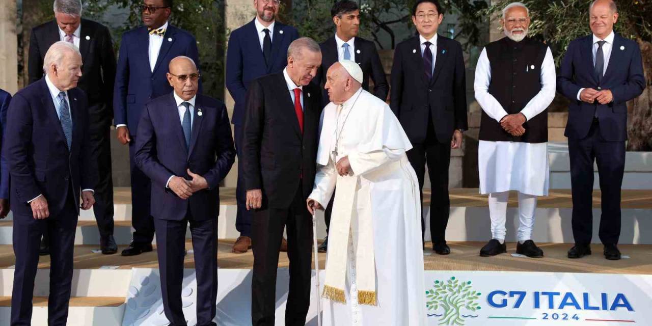 Cumhurbaşkanı Erdoğan, G7 Zirvesi Aile Fotoğrafı Çekimine Katıldı