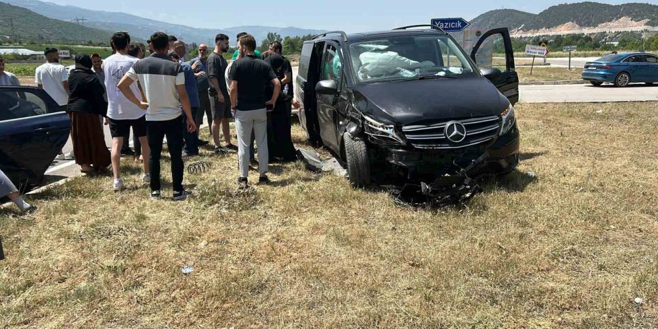 Tokat’ta Otomobil İle Panelvan Araç Çarpıştı: 1 Yaralı
