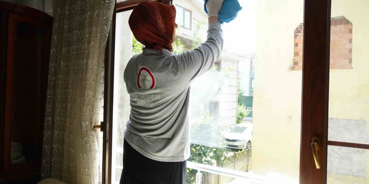 İhtiyaç Sahiplerinin Evlerinde Bayram Temizliği