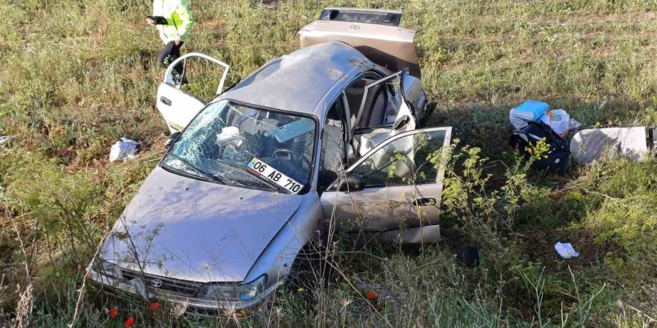 Kontrolden Çıkan Otomobil Tarlaya Uçtu: 3’ü Çocuk 7 Yaralı