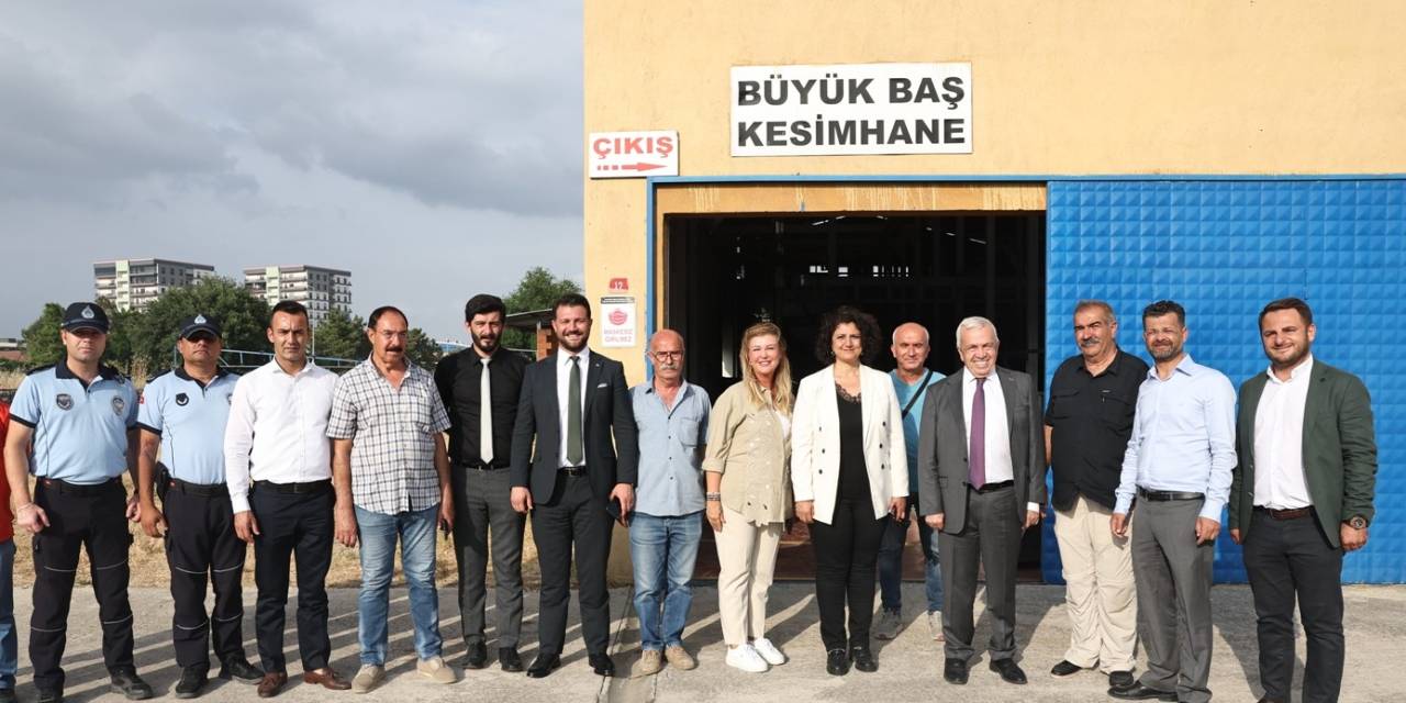 Başkan Şadi Özdemir, Kurban Pazarını Gezdi