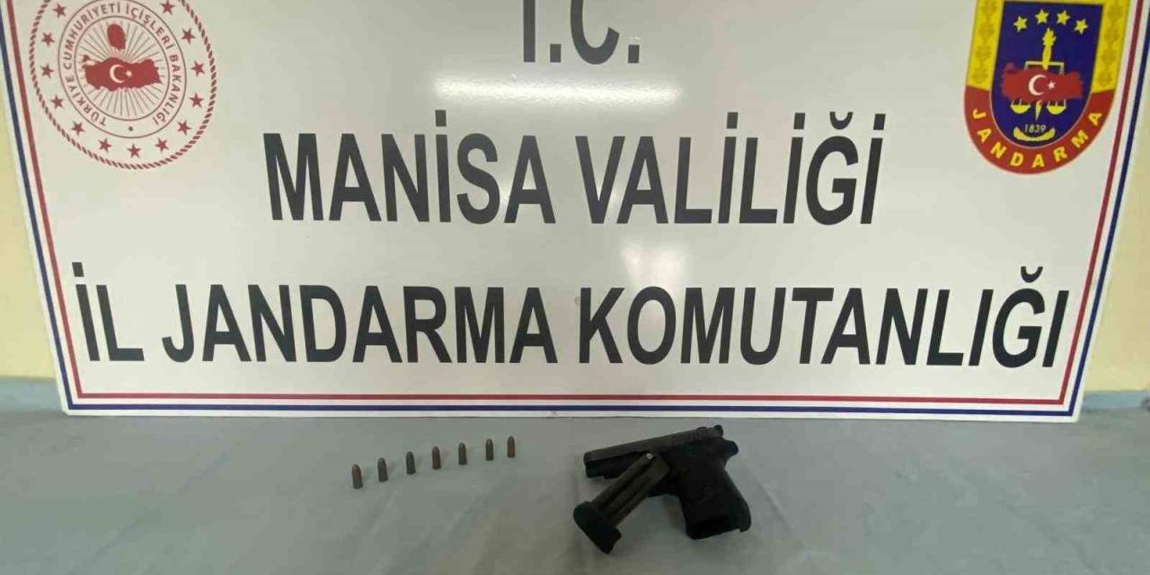 Manisa’da Şüpheliden Ruhsatsız Tabanca Çıktı