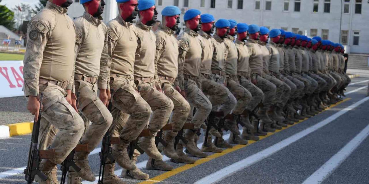 Erzincan’da Jandarma Komandolar Gösterisiyle Nefes Kesti