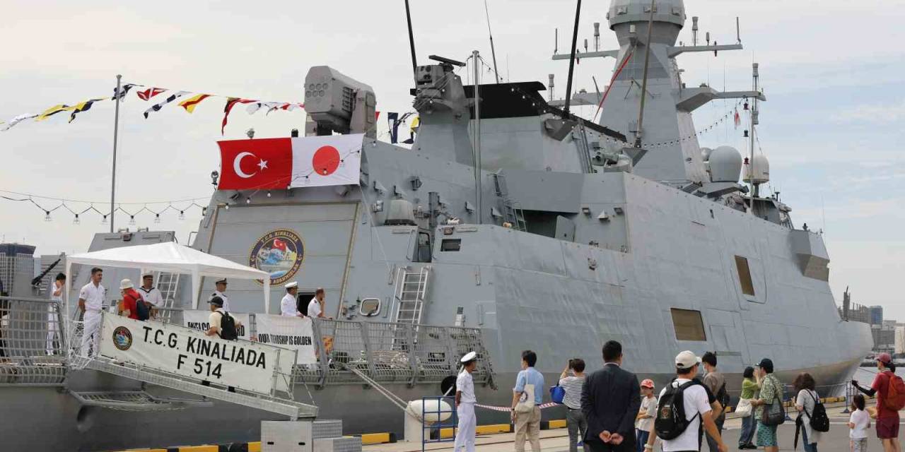 Tcg Kınalıada Korveti Japonya’da Halkın Ziyaretine Açıldı