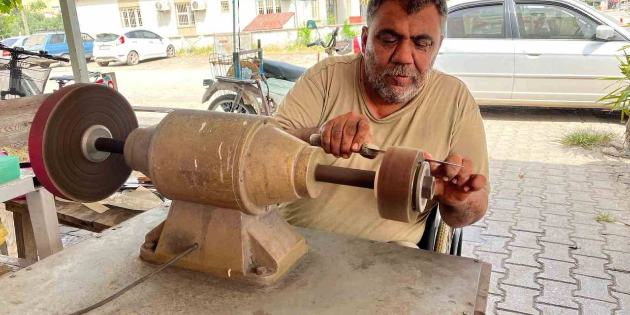 Hobi Olarak Başladığı Bıçak Bileme İşi Engelli Vatandaşın Mesleği Oldu
