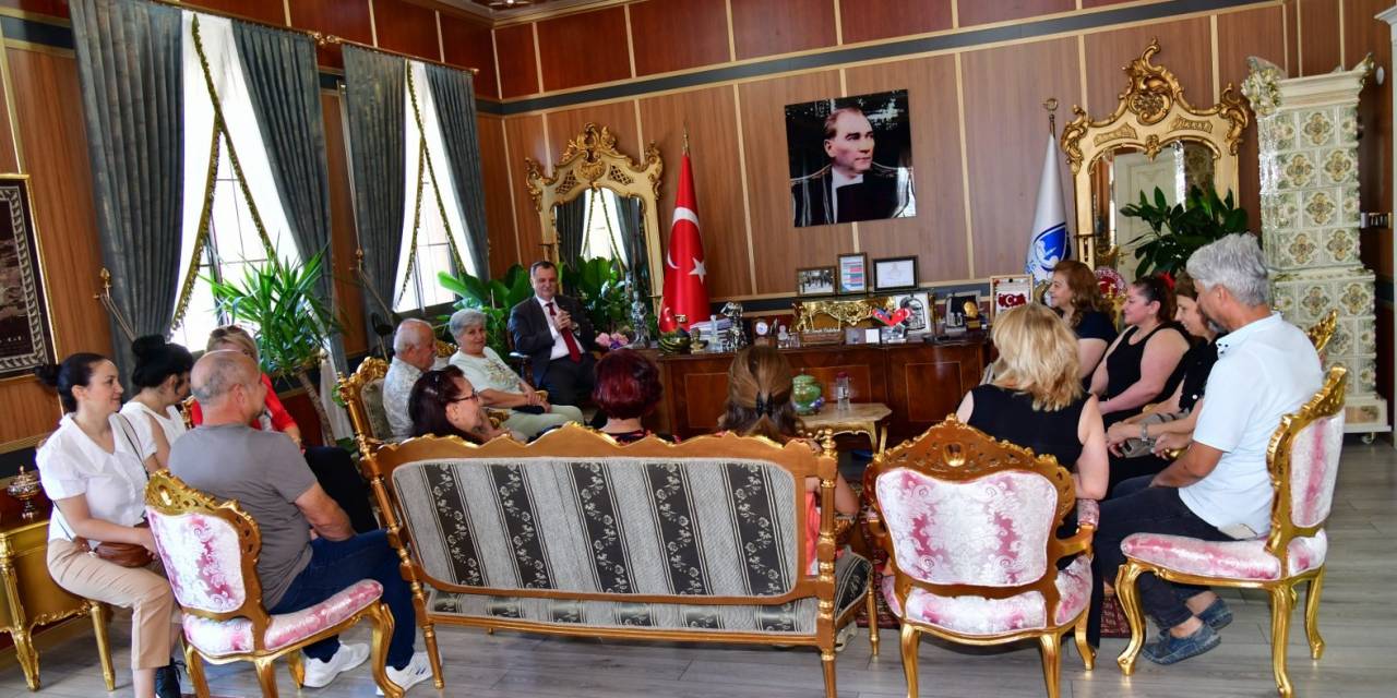 Başkan Balaban Vatandaşlarla Bayramlaştı