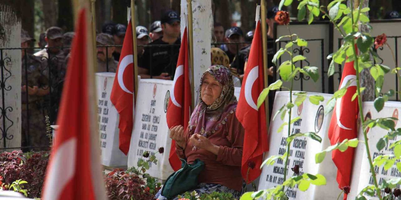 Mersin’de Kurban Bayramı Öncesi Şehitler Unutulmadı