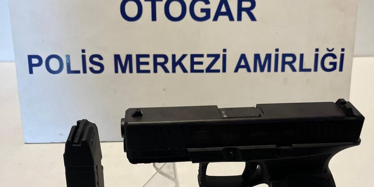 Otogarda Polisten Bayram Uygulaması, Ayakkabı İçerisinde Uyuşturucu Yakalandı