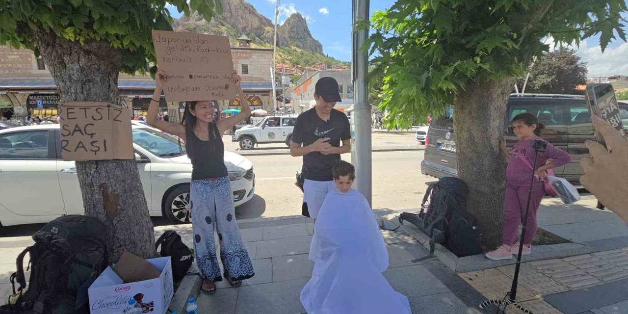 Japon Kuaför Çiftten Tokatlılara Unutulmaz Jest