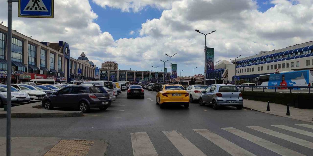 15 Temmuz Demokrasi Otogarı’nda Emniyet Ekiplerinden Şoför Ve Yolculara Bilgilendirme Yapıldı