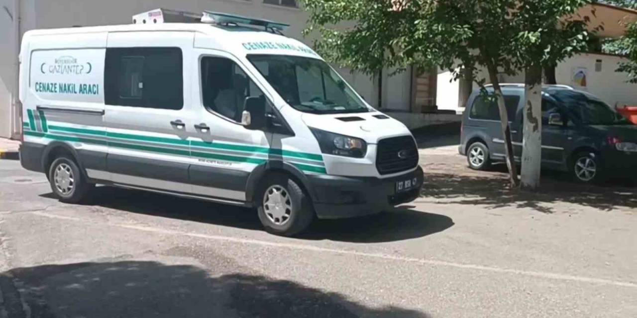 İnşaattan Düşen Usta 34 Günlük Yaşam Mücadelesini Kaybetti