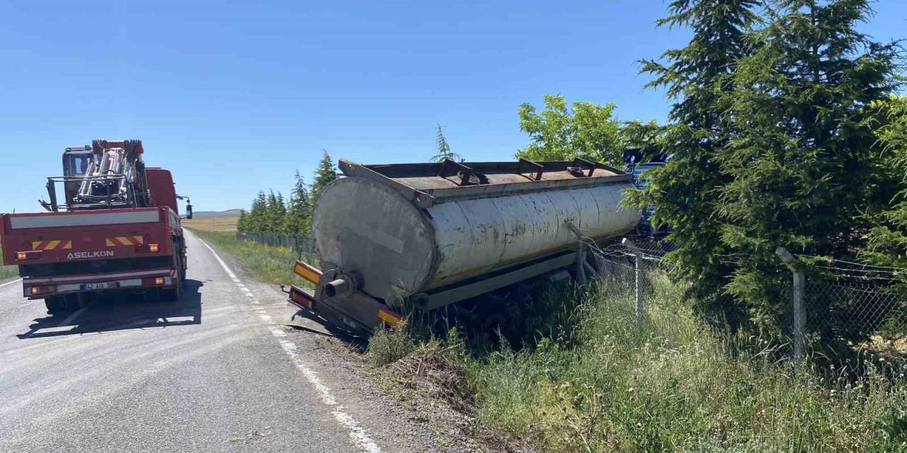 Kulu’da Kontrolden Çıkan Tır Şarampole İndi