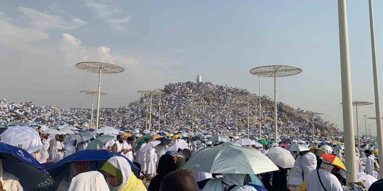 Diyanet İşleri Başkanı Erbaş, Arafat’ta Vakfe Duası Yaptırdı