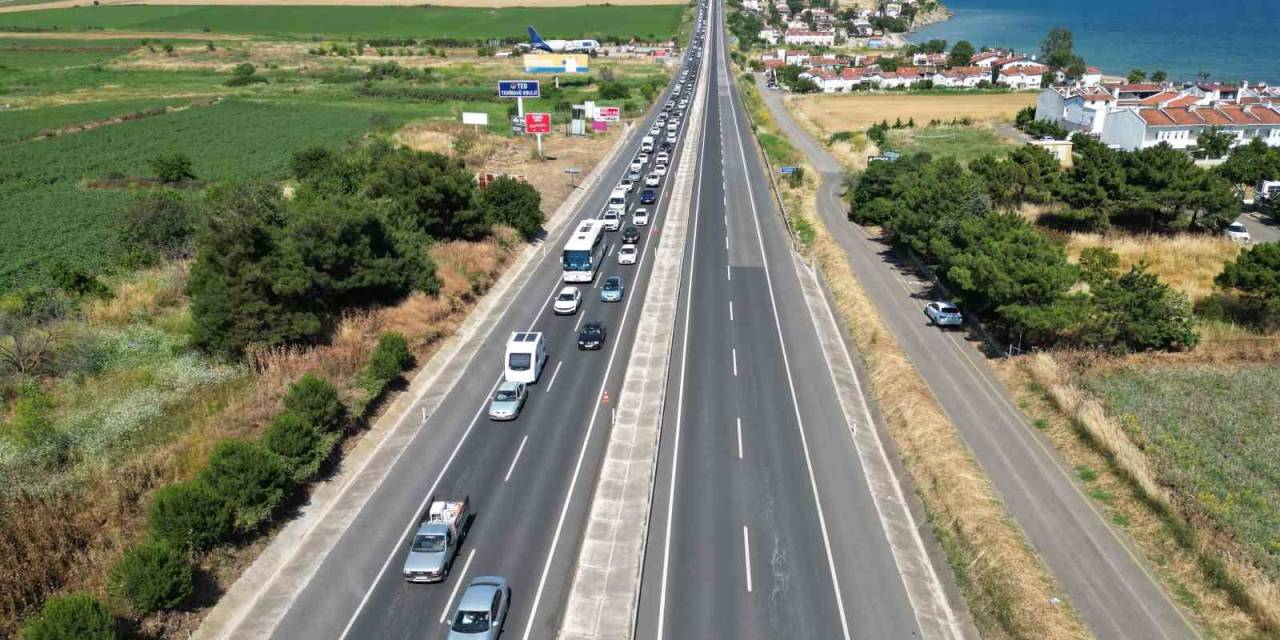 Bayram Trafiği Dron Kamerasında: İstanbul-tekirdağ Yolunda Büyük Yoğunluk