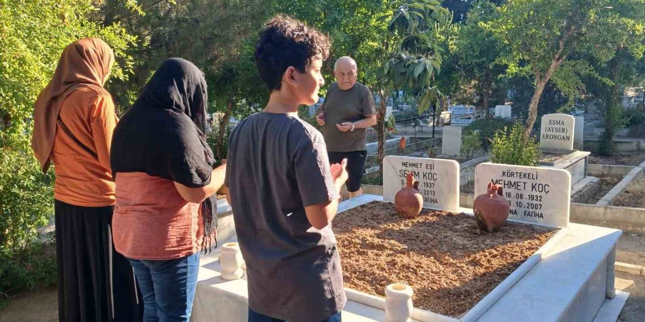 Bayram Öncesi Aydın’da Mezarlıklar Ziyaretçilerle Doldu