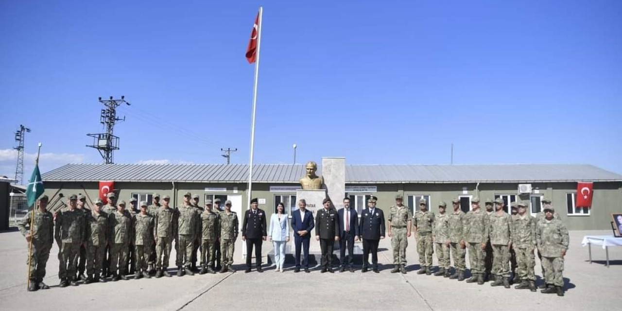 Validen Sıfır Noktasında Bayramlaşma