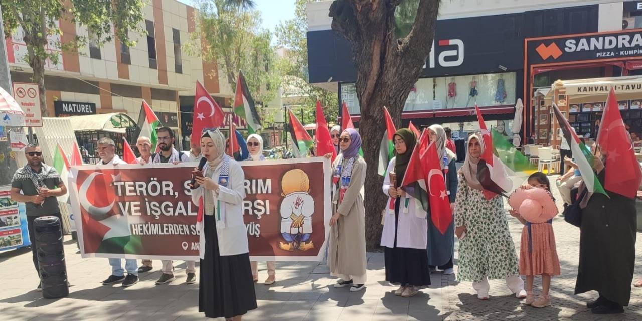 Hekim Ve Sağlık Çalışanlarından Filistin İçin ‘Sessiz Yürüyüş’