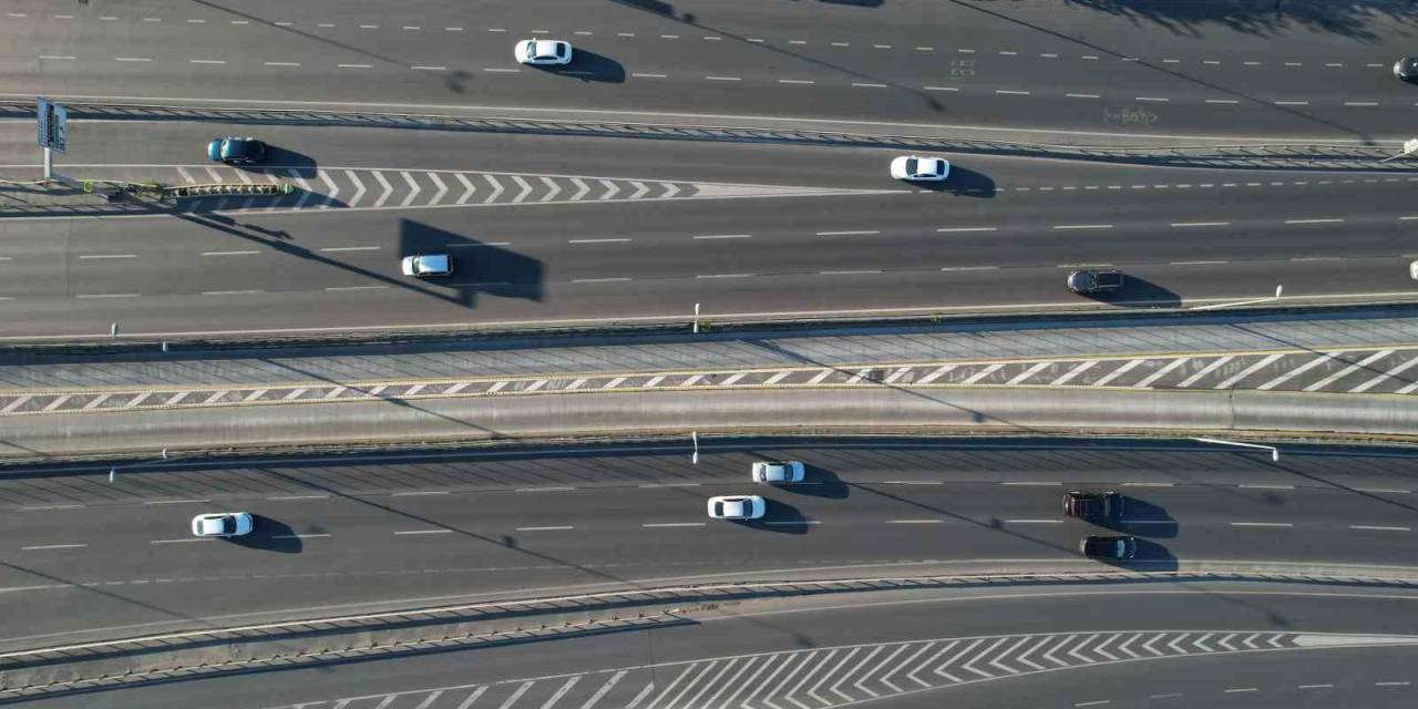 Bayramın İlk Gününde Yollar Boş Kaldı