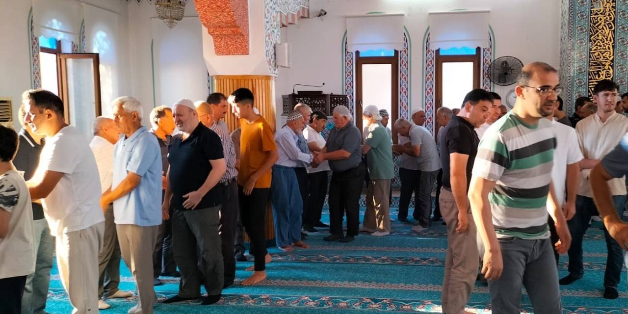 Köyceğiz’de Kurban Bayramı Kutlamaları Camide Başladı