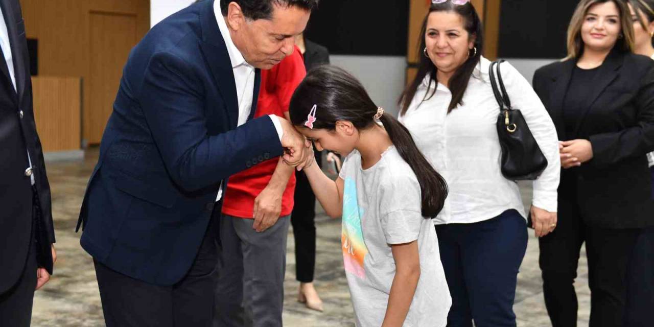 Esenyurt Belediye Başkanı Vatandaşlarla Bayramlaştı