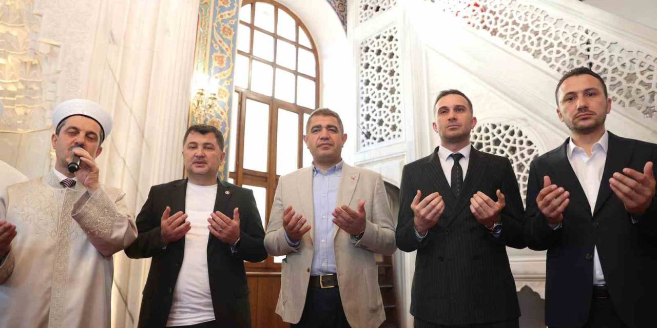 Düzce’de Kurban Bayramı Kutlamaları Camide Başladı