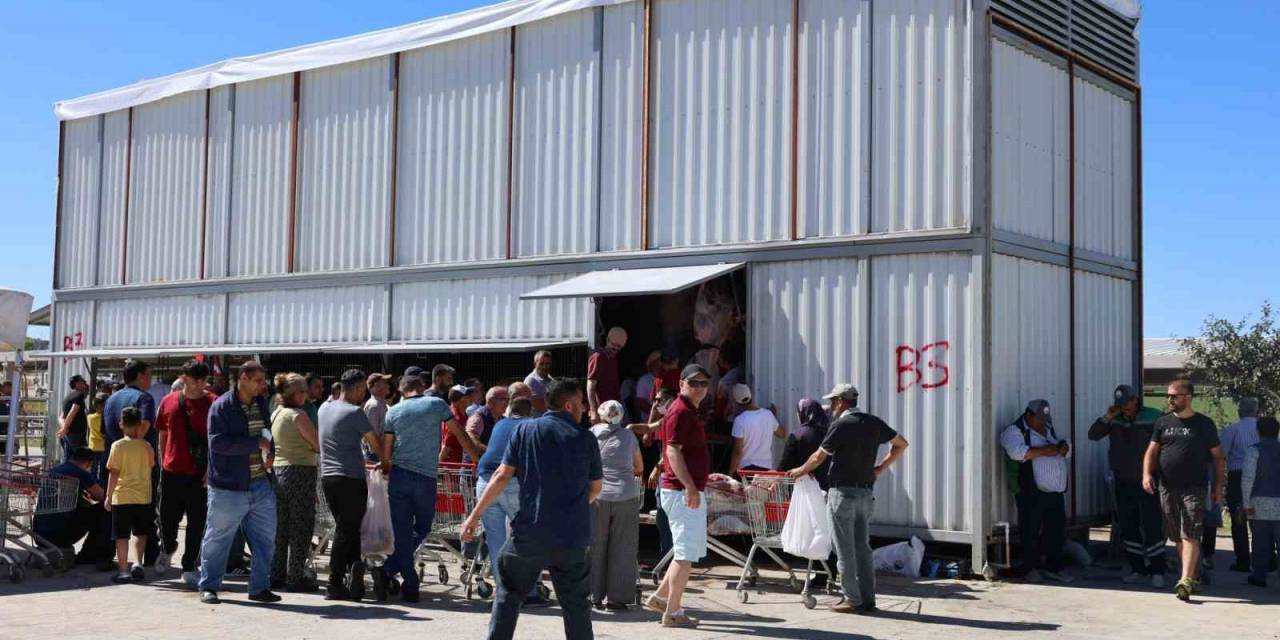 Gölbaşı Kurban Satış Merkezinde Bayram Heyecanı