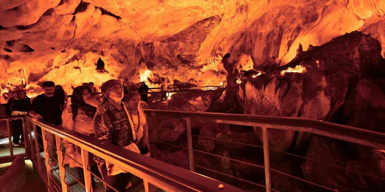 Ankara Büyükşehir Belediyesi “Kent Gezileri” Sürüyor