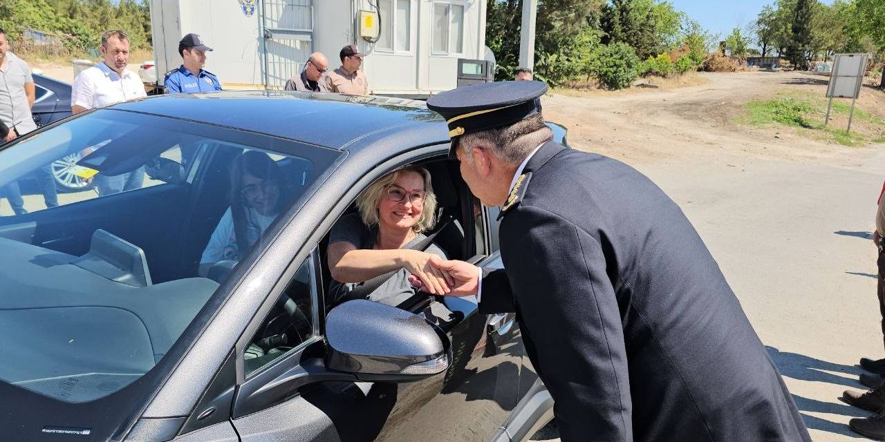 Edirne Emniyet Müdürü Karaburun, Vatandaşların Bayramını Kutladı