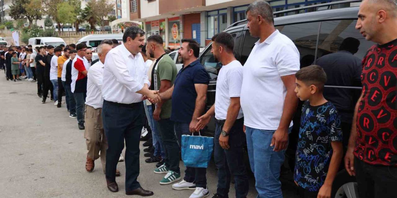 Başkan Yıldız, Vatandaşlarla Bayramlaştı, Kurban Kesim Yerlerini Ziyaret Etti