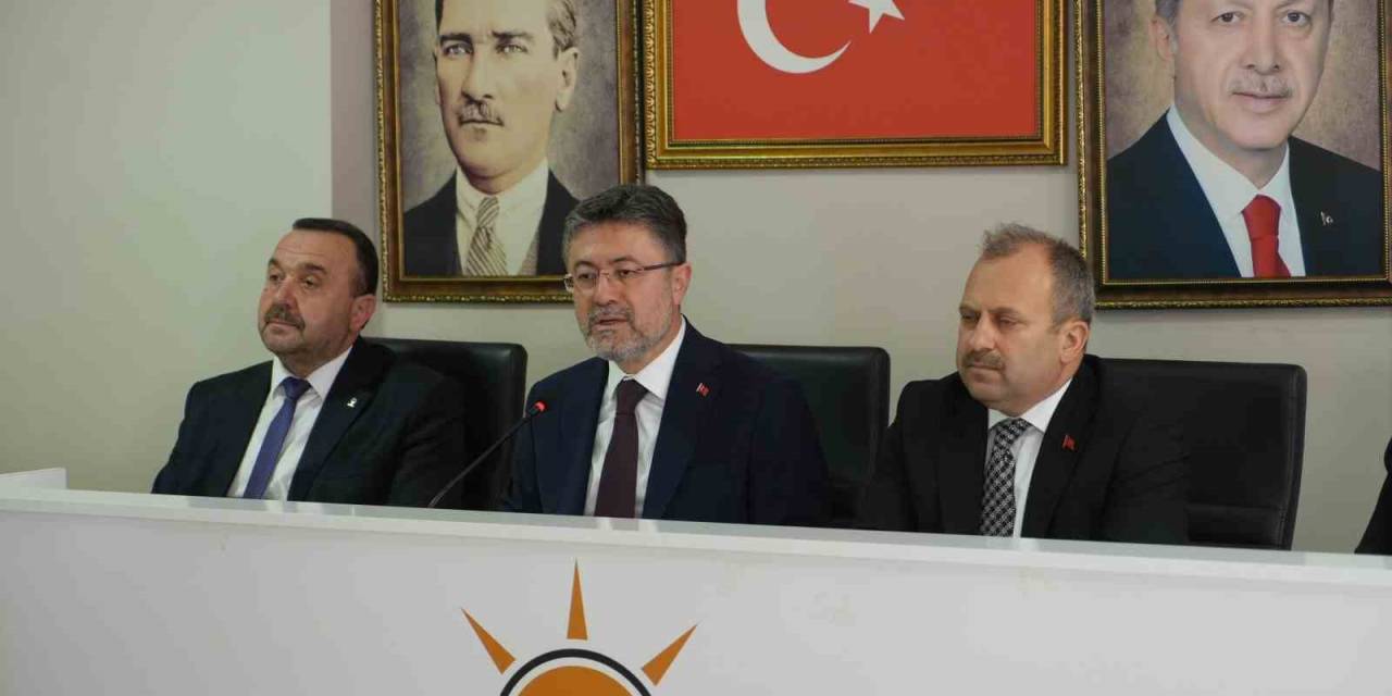 Bakan Yumaklı, Ak Parti’de Bayramlaşma Programına Katıldı