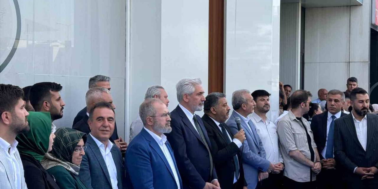 Diyarbakır’da Ak Parti’liler Bayramlaştı