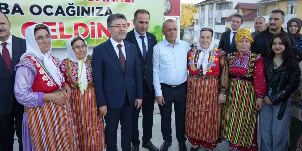 Bakan Yumaklı, Pınarbaşı’nda İlçe Halkı İle Bayramlaştı