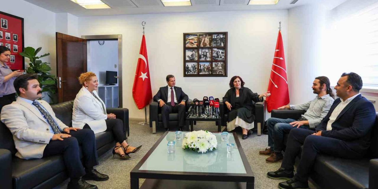 Dem Parti’den Chp’ye Bayram Ziyareti