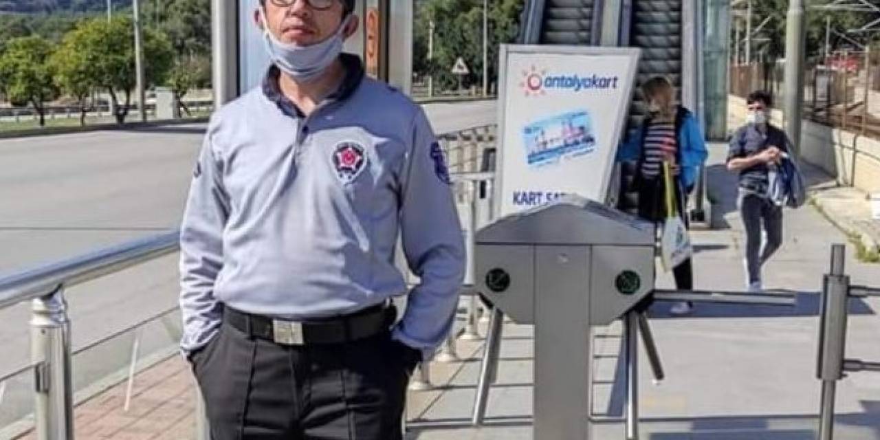 Eski Sevgililerin Kavgasını Ayırmak İsterken Canından Oldu