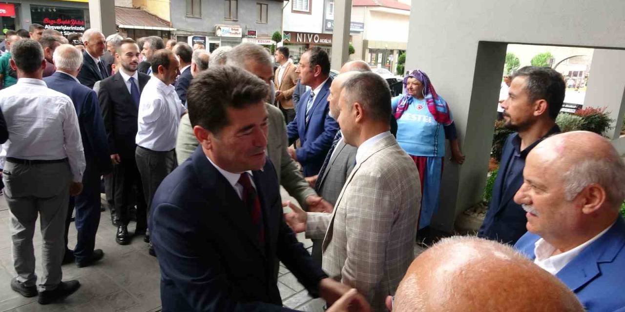 Trabzon Büyükşehir Belediyesi’nde Halk Bayramlaşması Yapıldı