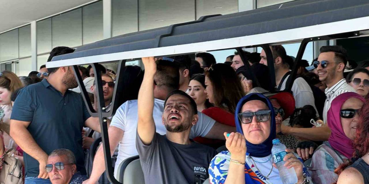 Adalar İskelesinde Bayram Yoğunluğu