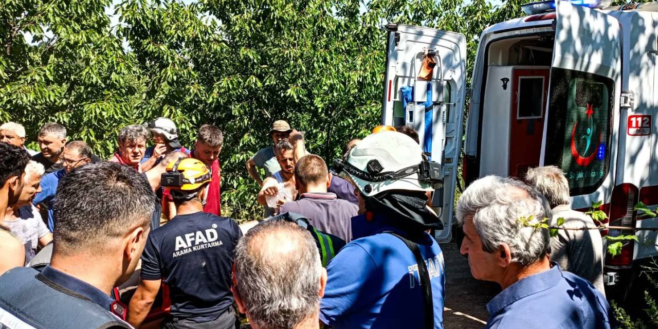 Yalova’da Vadiye Devrilen Traktörün Sürücüsü Kurtarıldı
