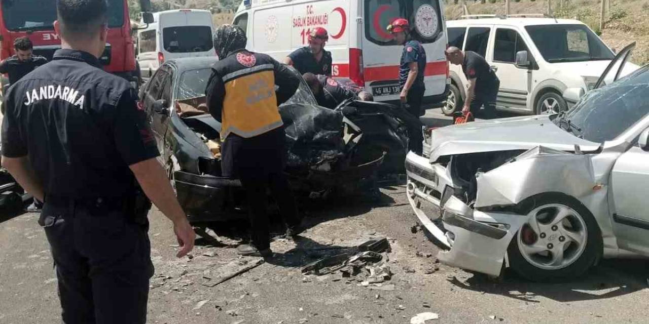 Kahramanmaraş’ta Otomobiller Çarpıştı: 5 Yaralı