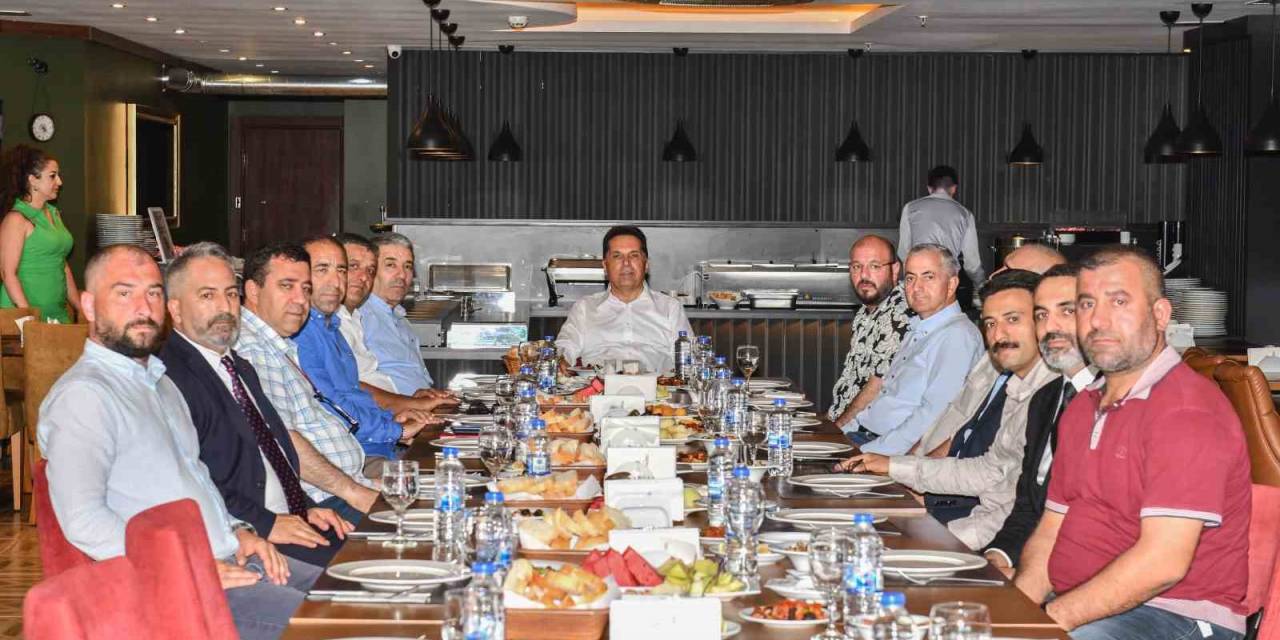 Başkan Özer, Siyasi Partiler Ve Hemşehri Dernekleriyle Bayramlaştı