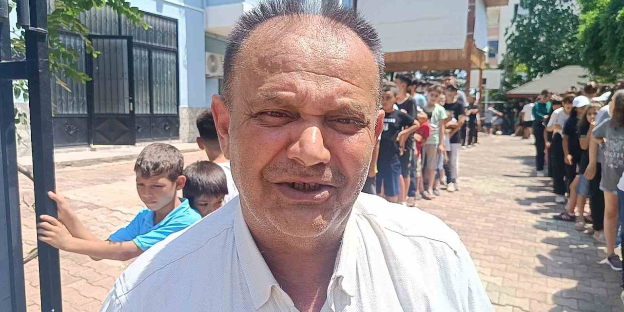 18 Yıllık Gelenek Bozulmadı, Çocuklar Bu Bayramda Da Harçlıklarını Aldı