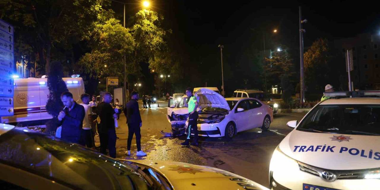 Nevşehir’de 2 Otomobil Çarpıştı: 3 Yaralı