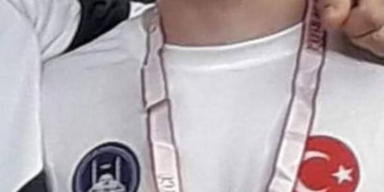 Tartışma Kanlı Bitti: Kick Boks Sporcusu Ve Arkadaşı Bıçaklanarak Yaralandı