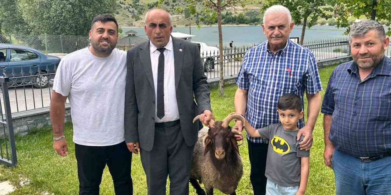 Binali Yıldırım: “Koç Gelemden Gürültüsü Geldi”