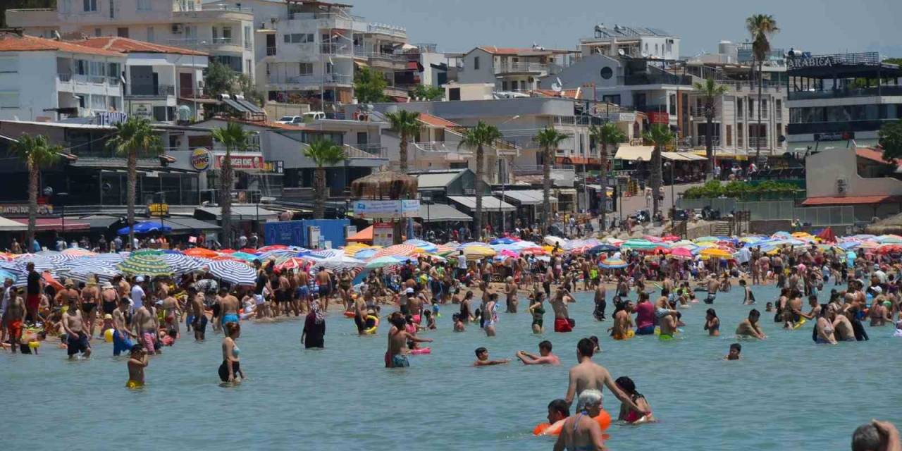 Didim’de Tatilciler Plajları Doldurdu