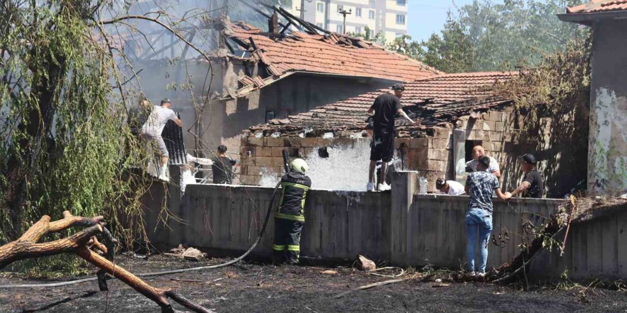 Kayseri’de Tüp Deposunda Yangın