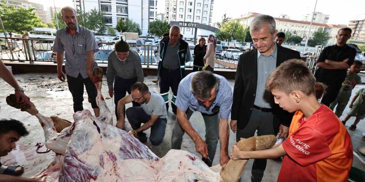 Tahmazoğlu Kurban Kesim Alanlarını Ziyaret Etti